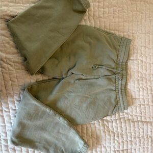 Olive green aritzia cozy fleece sweatpants